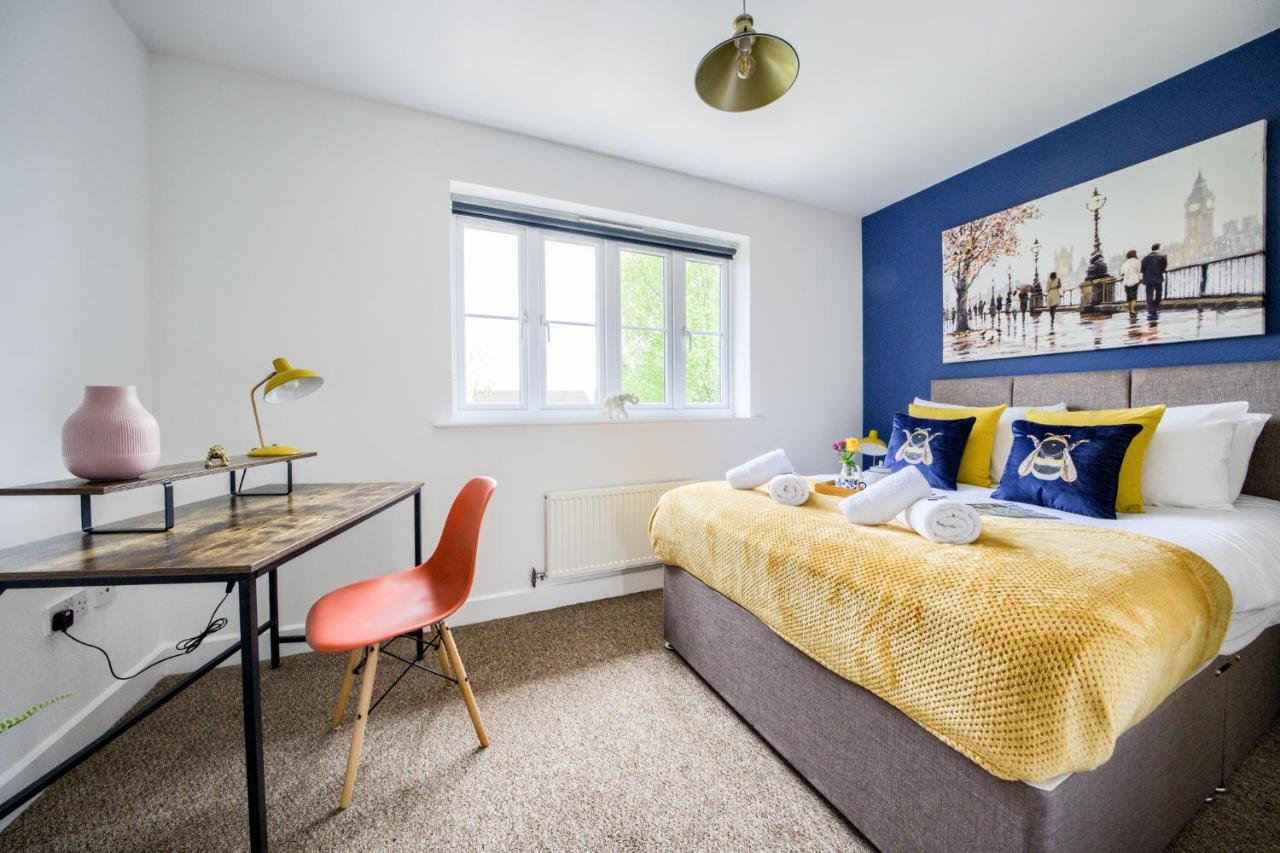 Сasa de vacaciones Contemporary House, M6, Cbs Arena - Ricoh, Private Parking, Sleeps 5, By Empower Homes *