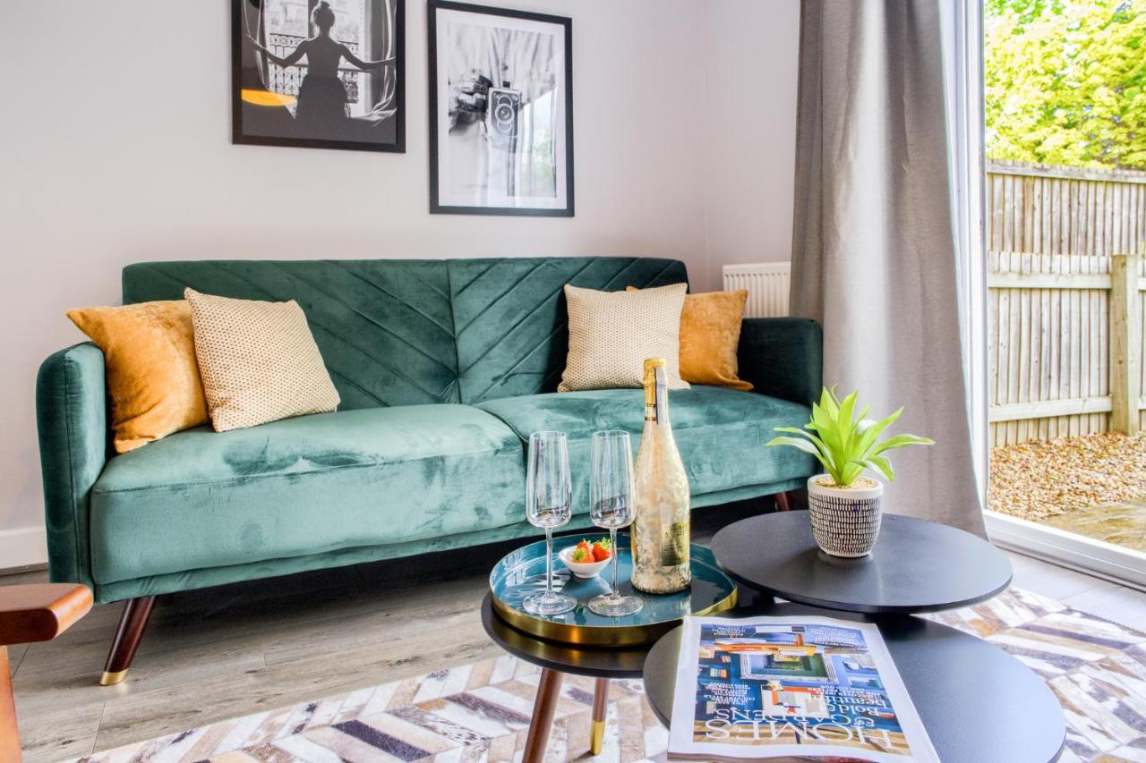 Contemporary House, M6, Cbs Arena - Ricoh, Private Parking, Sleeps 5, By Empower Homes Сasa de vacaciones